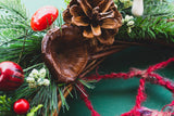 Χριστουγεννιάτικο στεφάνι ονειροπαγίδα μάλλινη σε μπορντώ αποχρώσεις
