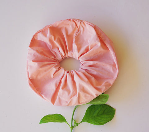 Scrunchies σε σομόν χρώμα